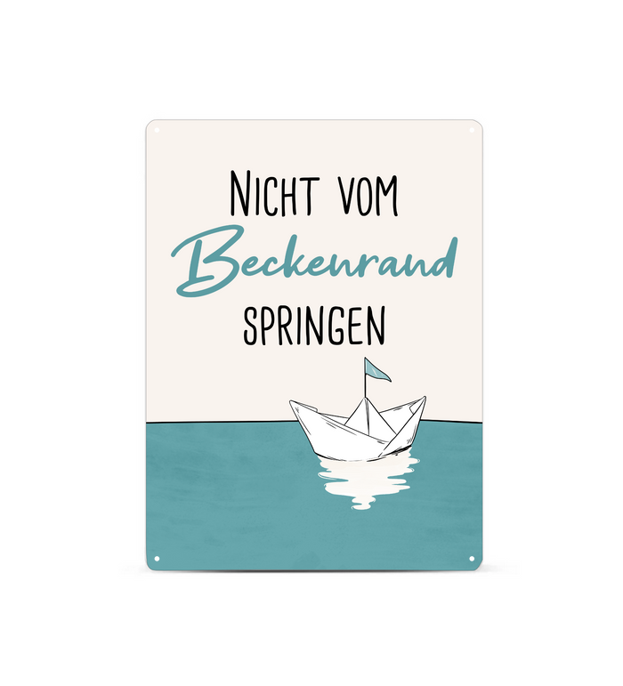 Rechteckiges Retro-Blechschild aus Metall mit dem Spruch „Nicht vom Beckenrand springen“, hochwertige Haptik, vier Eckbohrungen, vor weißem Hintergrund im Badezimmer-Stil.