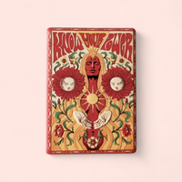 Rechteckiger Keramik-Kühlschrankmagnet im 70er Jahre Vintage-Stil mit der Aufschrift „Stay Wild“. Das Design zeigt abstrakte Blumen und eine Retro-Sonne in warmen Orange-, Gelb- und Türkistönen auf cremefarbenem Grund mit einer deutlich sichtbaren 3D-Relief-Textur.