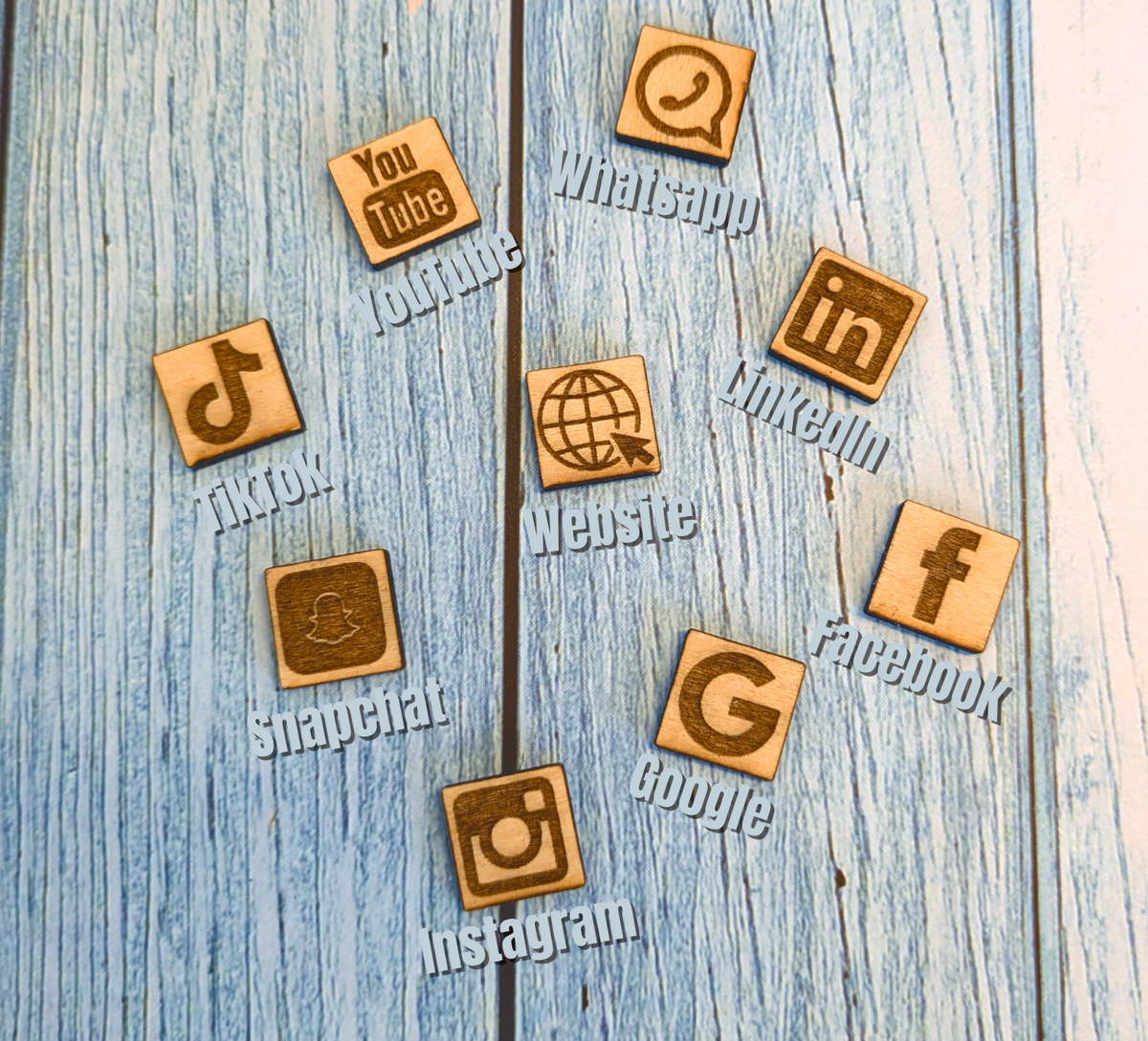 Google, Social Media, Website QR-Code Aufsteller | personalisierbar Holz 15x10,5 cm