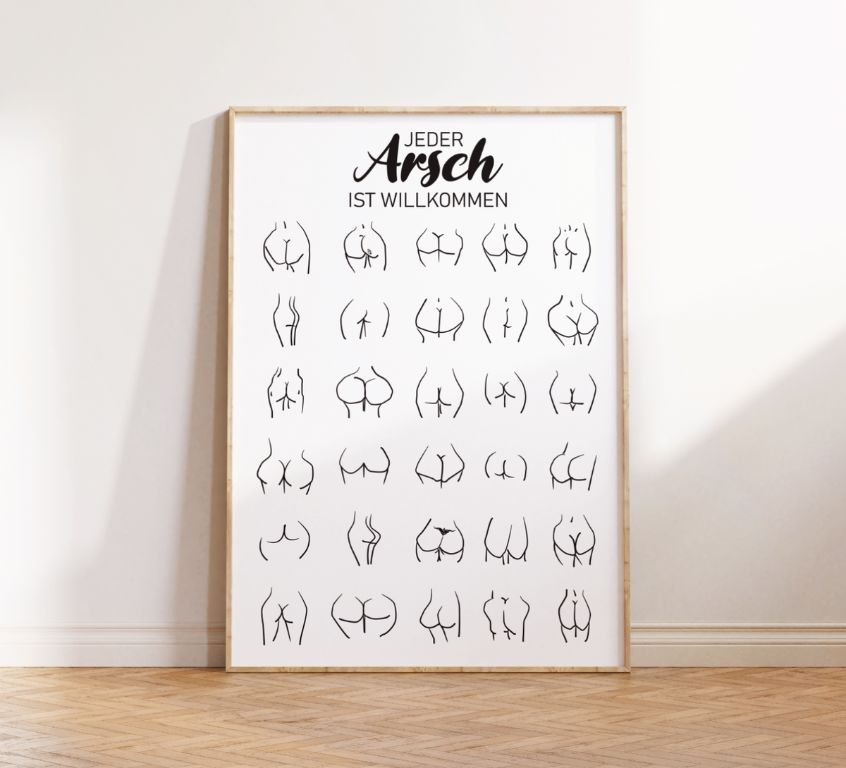 Humorvolles Badezimmer-Poster „Jeder Arsch ist Willkommen“ mit gezeichneten Hintern in verschiedenen Formen & Farben.