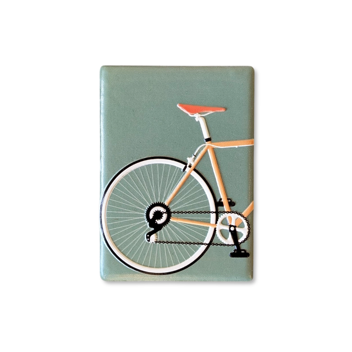 Rechteckiger Keramik-Kühlschrankmagnet (5x7 cm) mit einem flachen, fühlbaren Relief von 0,9 mm, das ein minimalistisches Design eines klassischen Rennrads zeigt. Die Oberfläche hat eine matte, leicht raue Textur.