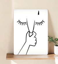 Witziges rechteckiges Blechschild für das Badezimmer mit einem humorvollen Motiv (Person hält sich die Nase zu) auf hochwertigem Metall, vier vorgebohrte Löcher zur Wandmontage.