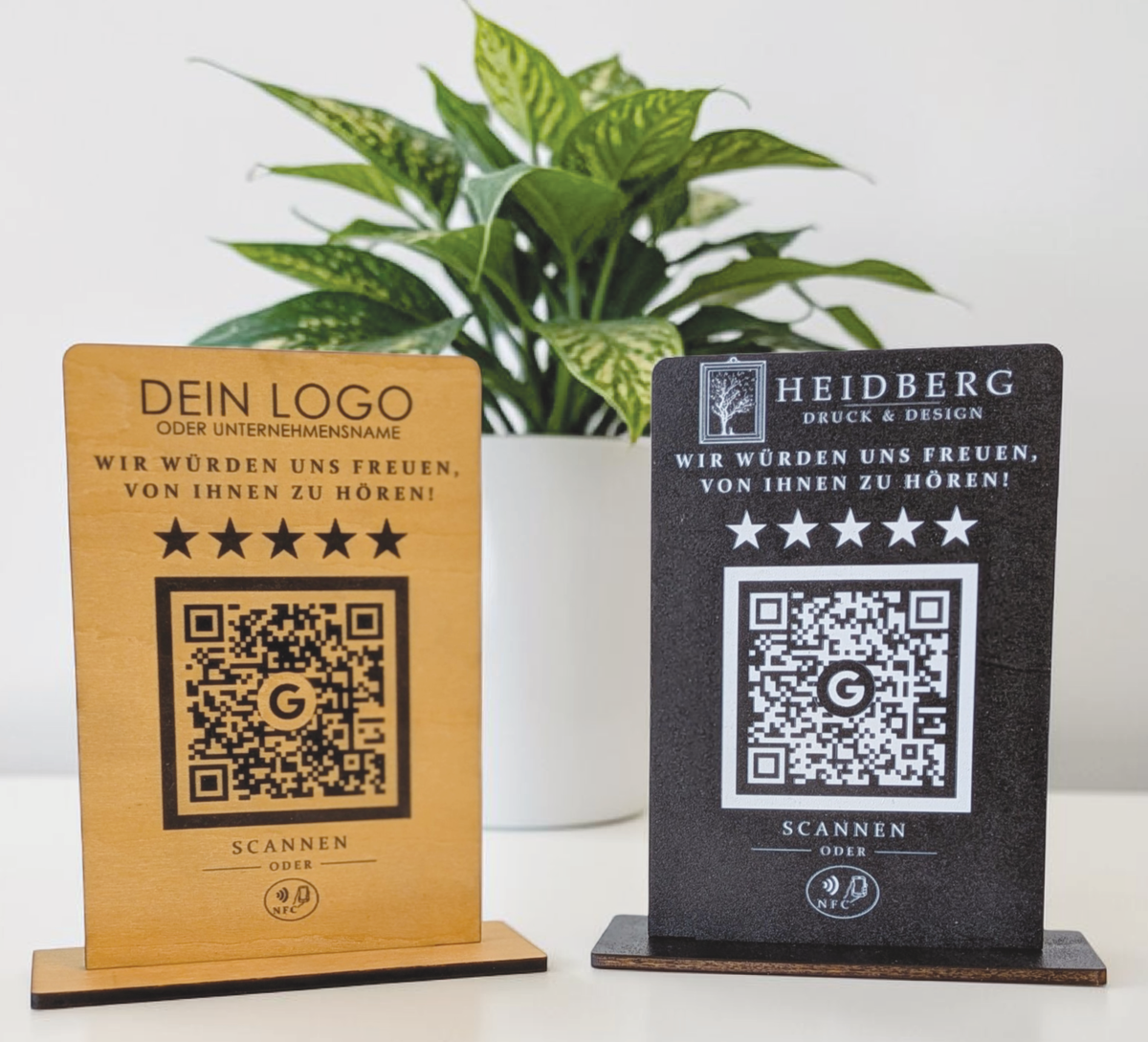 Personalisierter Holzaufsteller mit NFC & QR-Code – Google, Social Media oder Website