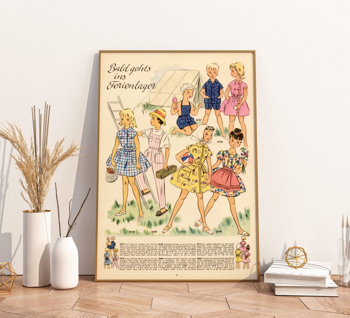 Vintage Mode-Illustration aus einem DDR-Magazin der 1960er Jahre. Handgemalte, elegante Damen- oder Kindermode in nostalgischem Stil auf weißem Hintergrund, hochwertiger Kunstdruck.