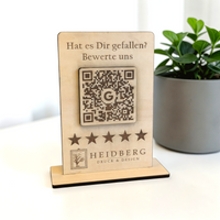 Google Bewertungs-Aufsteller aus Holz – QR-Code mit Google-Logo und personalisierbarem Text. Stilvolle Theke-Deko für mehr Bewertungen. Größe: 12x8 cm, inkl. Fuß. Jetzt individuell gestalten!