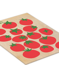 Vintage-Illustration von roten Tomaten auf einer stabilen Birkenholzplatte, Format 30x40 cm, rustikale Küchendekoration im italienischen Stil.