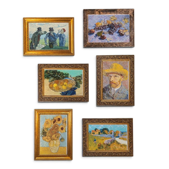 Rechteckiger Holz-Kühlschrankmagnet (8x6 cm) aus Birkensperrholz mit einem gedruckten Gemälde von Vincent van Gogh. Das Bild wird von einem spürbaren 1,6 mm 3D-Relief-Galerierahmen in Gold oder rustikalem Holz umschlossen.