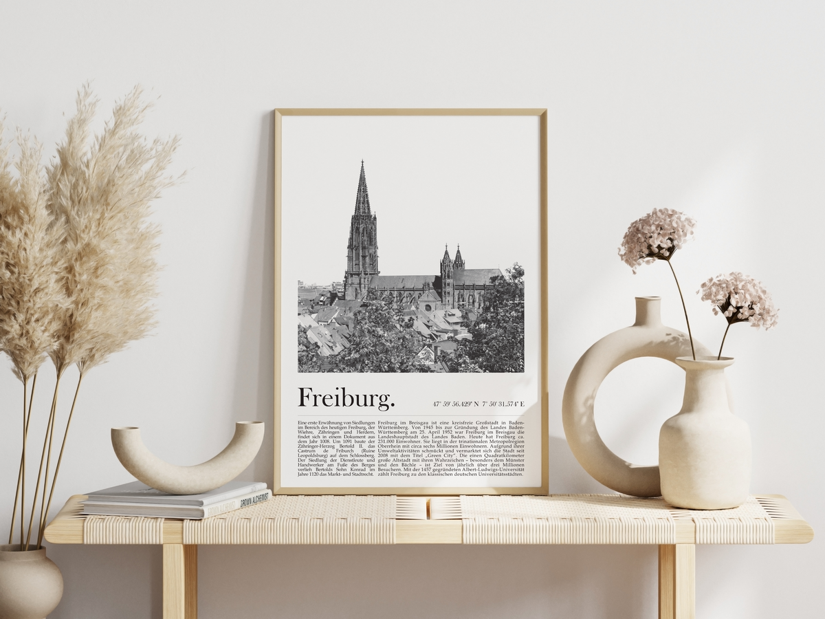 Dieses Poster zeigt dir eine Ansicht von Freiburg im Breisgau mit Blick in die Altstadt und auf den historischen Münster.